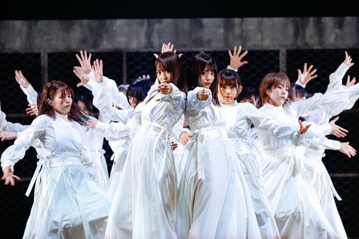 欅坂46、笑顔と涙あふれたラストライブで5年間の歴史に幕 新たな坂を駆け上がる“櫻坂46”が誕生