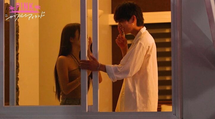 【写真・画像】白肌まぶしい美女ダンサーの部屋にイケメン美容師が窓から侵入「誰ですか…？」 　2枚目