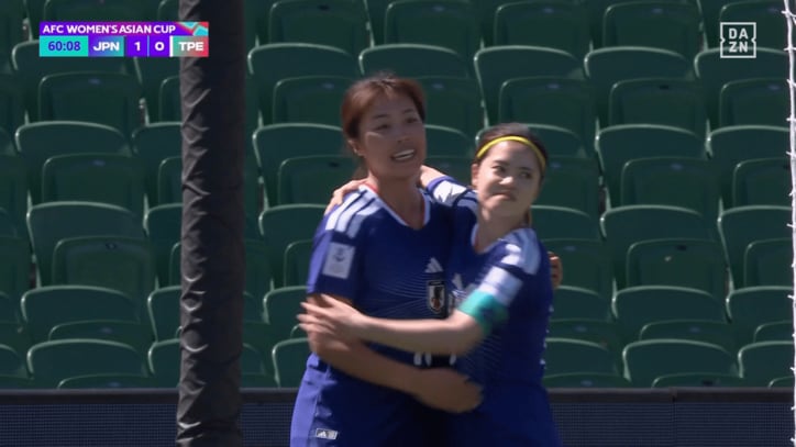 インサイドハーフは長谷川唯（右）と谷川萌々子（左）のコンビでここまで2試合を戦ってきた