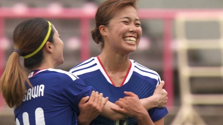 歓喜する谷川萌々子