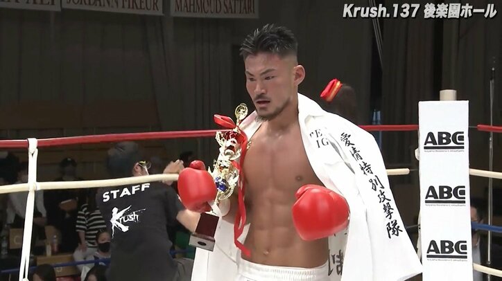 最大63キロの減量で壮絶KO負け 担架を“断固”拒否する姿に「感激した」「よく頑張った」称賛と労いの声