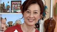 森尾由美(58)2歳の初孫とベランダでプール開き「すごいお姉さんになってる～」と反響