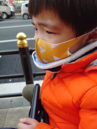 山田花子『突然の雨』