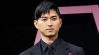 松田翔太、37歳誕生日を迎え高級外車“フェラーリ”を公開