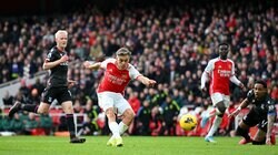 「今季最高のカウンターアタック」アーセナルの“マスタークラス速攻”が話題沸騰！超絶スローイングから技巧ゴールまでわずか10秒「全てが完璧だ」「マジで速い」