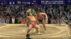 鶴竜、無傷の12連勝　鋭い裾払いで千代大龍は土俵で仰向け状態に…