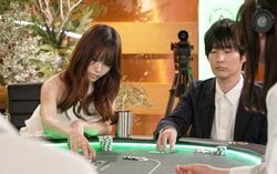 “ほぼ負け確”状態でも迷わずベット…美人すぎるポーカープロの“氷の読み”に実力派プロもたまらず降参