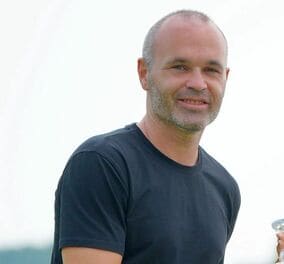 スペイン代表はポゼッションスタイルを変えるべきか。OBイニエスタの見解は？「モロッコに敗れたのは…」