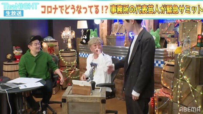 ハライチ岩井、スピードワゴンのスタジオに乱入 きっかけは“新型コロナ対策”？ 2枚目