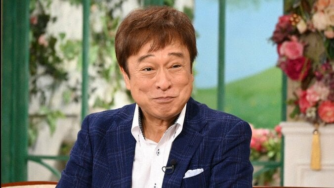 「有名な方なのに」俳優・太川陽介の美人女優妻、すっぴんでアワビを頬張る姿に「全然飾らない」 5枚目
