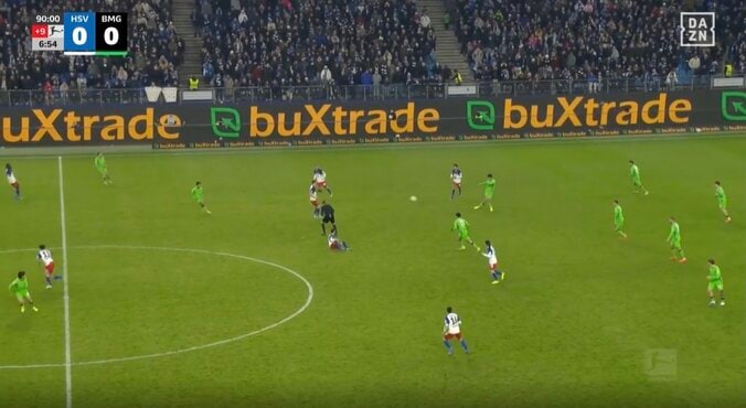 「ヤバくない…！？」高井幸大、美しすぎる“超ロングフィード”炸裂→走り出した町野修斗に”ピンポイントパス”「セクシーすぎる」 4枚目