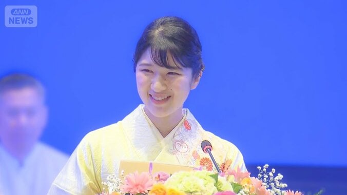 黄色の和服で晩さん会へ