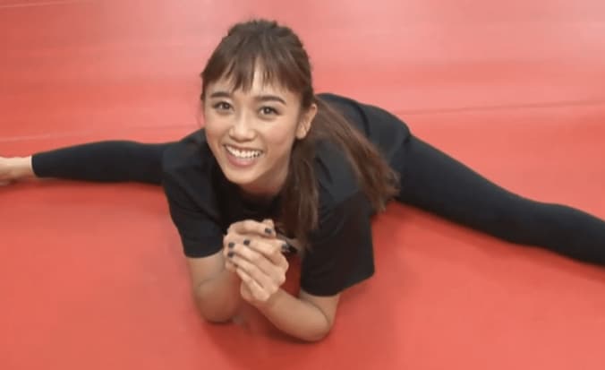 宮城舞、キックボクシングジムでのモテテク披露　「エロそう」と絶賛 1枚目