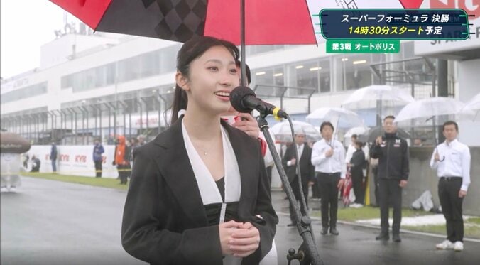 「誰？」「かわいい」サーキットに響く新人歌手の“キレイな君が代”にネット騒然 日本一のレース、国歌独唱の美声に反響 2枚目