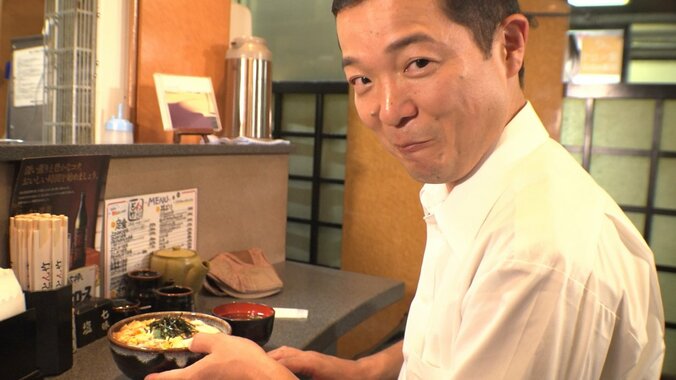 思わず自白しそうに？ 朝ドラ出演のカツ丼刑事・竹嶋宗也、新宿でカツ丼調査！ 4枚目