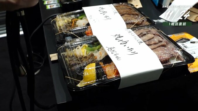 鈴木たろうも降参！ボリューム満点の焼肉弁当