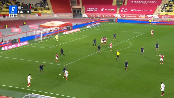 【映像】南野拓実、相手守備陣が棒立ちの天才的ヒールパス