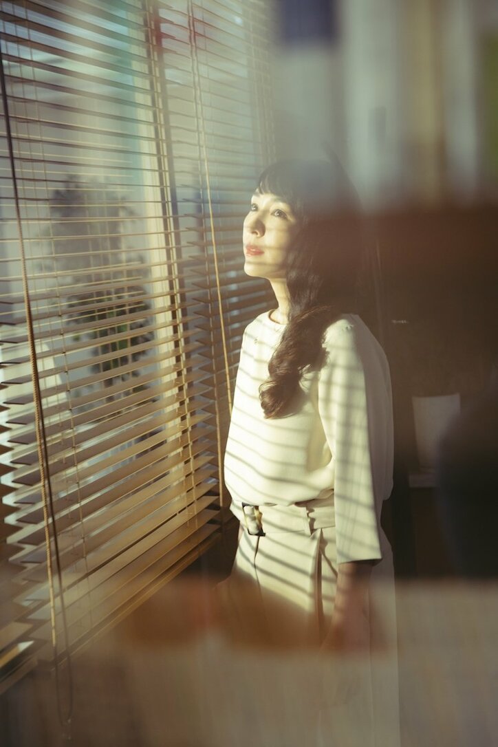 麻生久美子、出演ドラマ『dele』に子どもが興味津々「事件とか大好きなんですよ」