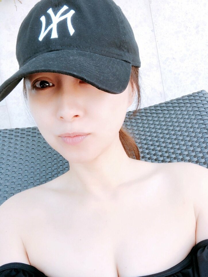 渡辺美奈代、オフショル水着姿に絶賛の声「セクシーですね！最高です！」