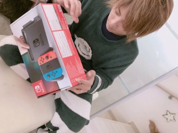 杉浦太陽、誕生日プレゼントはキティの花束とNintendo Switch