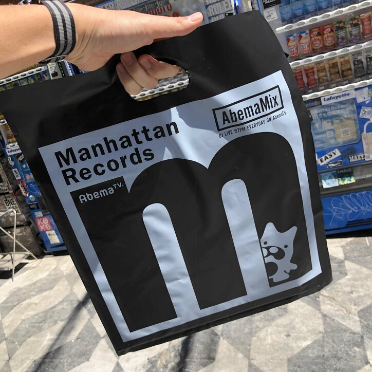 『AbemaMix』が渋谷・マンハッタンレコードを期間限定でジャック！店内ではアベマグッズも販売中！