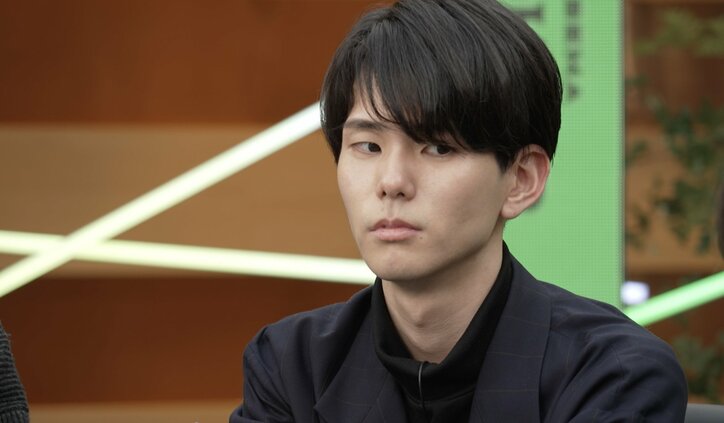 【映像】最強ポーカー美女vs若手No. 1イケメンのクールな“読み合い”