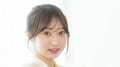 “現役OL”桜みゆ、オフィスで見せる癒しグラビア ヤンマガWeb「働くお姉さん」カット