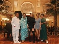 河北麻友子、”出川ガール”大集合の豪華オフショットを公開「このメンバー最高」