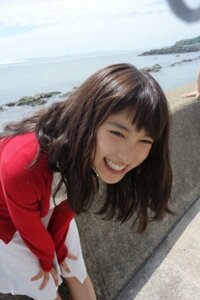 土屋太鳳＆玉城ティナの“制服ショット”に反響　亀梨との初デートは「女の子の気持ち」