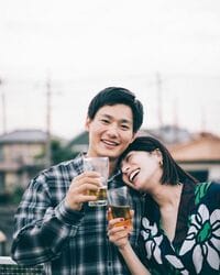 「こんな夫婦に憧れる！」野村周平＆さとうほなみ、ビールグラス片手の2ショットに反響