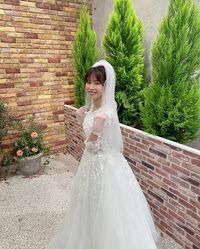 「本当に綺麗です…」「結婚したい」横山由依のウェディングドレス姿が話題