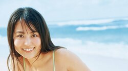 “グラビア界の大本命”福井梨莉華、1st写真集から初出しの秘蔵カット公開 『ヤンマガ』巻中に登場