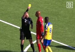 日本人GKが激昂！「厳しい判定」「セルフジャッジで失点」小久保玲央ブライアンの“衝突ノーファウル”が物議…SNSは擁護派と否定派で真っ二つ