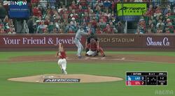 大谷翔平、183キロの爆速ヒット→相手野手がまさかの一回転…守備の名手を翻弄する衝撃打球