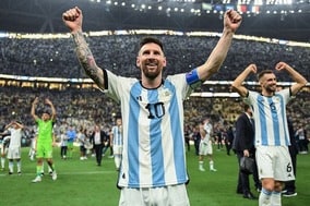 「ディエゴ、天国から来てよ」運命のPK戦、メッシはラストキッカーが蹴る寸前に“神”へ祈りを捧げていた【Ｗ杯】