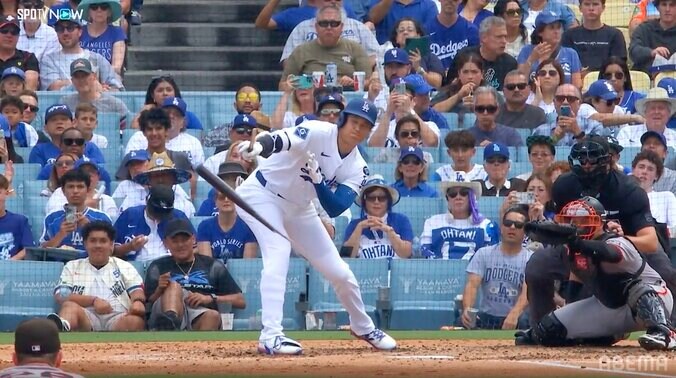 バット折れるも「よく打ちました」大谷翔平の珍打に中継驚く 外角の“超ボール球”を右前打、“先”で拾うも「折れたのは根本」「珍しい」 3枚目