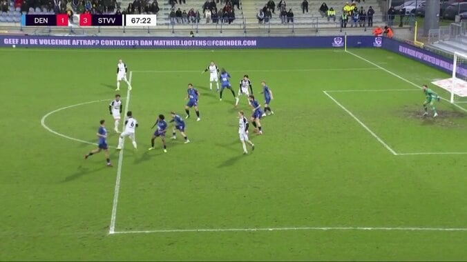 「ペドリみたいやな」24歳日本人MFのテクニカルシュートが話題「マジで代表あるよな」DFの股を射抜く完璧ショットに相手GKも絶望 4枚目