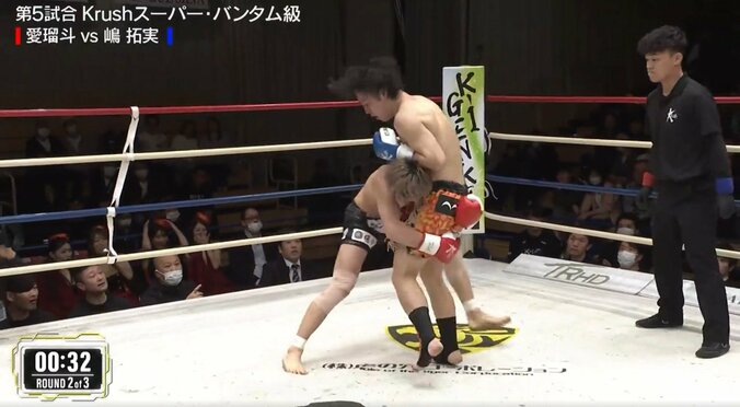 「ダウン、ダウンでしょ」咄嗟の行動でダウンを回避 “勝利への執念”が生んだ一コマに放送席興奮 3枚目