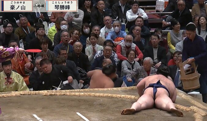 親方が身を挺してブロック