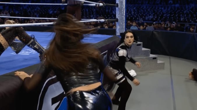 ステファニー・ヴァッケルが介入