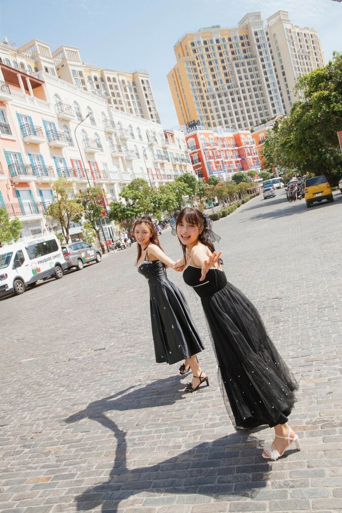 奇跡の美人姉妹“エリマリ”1st写真集に予約殺到 徹底的に仕上げたパーツを魅せた未発表カットが解禁 2枚目