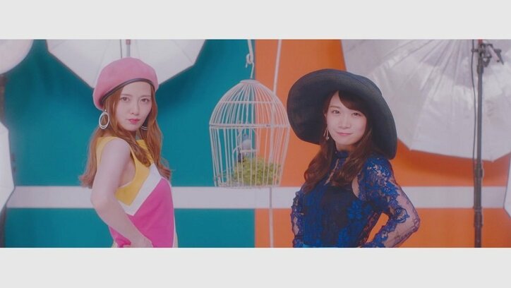 “実際には仲が良い”秋元真夏と白石麻衣のMV『まあいいか?』が公開