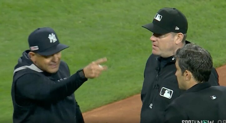 【写真・画像】“筋肉バービー人形” WWE女子王者、ノーバン投球で“まさかの展開”「スゴすぎる」 独特なフォーム→とんでもないボールを投げてしまう　1枚目