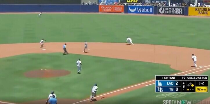 【写真・画像】もうワケわからん！大谷翔平の足で“イライラ”「そりゃキレる」相手バッテリーが大混乱… ダブルスチールを仕掛ける「キャッチャー諦めてる」　1枚目