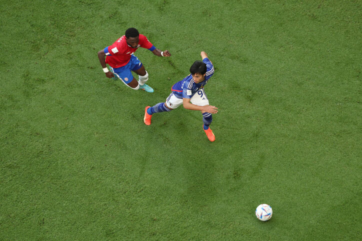 “戦術三笘”は比喩じゃない 1人で試合を決める男・三笘薫、スペイン戦で世界を驚かせる