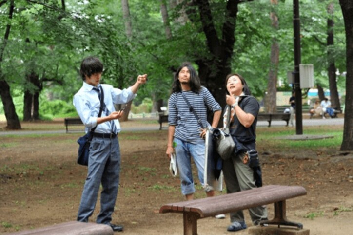 窪田正孝、『僕やり』撮影現場を“パラパラ漫画風”公開に「かわいすぎてかっこ良すぎ」