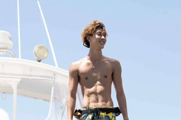 20歳の水着ギャル「目の二重幅がくっきりした人が好き」気になる二重男子にぐいぐいアピール『シャッフルアイランド Season3』#1