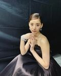 新木優子、高価なドレス姿のオフショットを公開「美しすぎて泣ける」とファン悶絶
