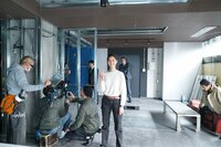 小栗旬×西島秀俊「CRISIS」『カメラマン小栗旬が撮影！特捜班オフショット！』