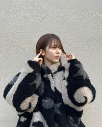 「フリースと壁同化した」川口葵の甘辛コーデに称賛の嵐